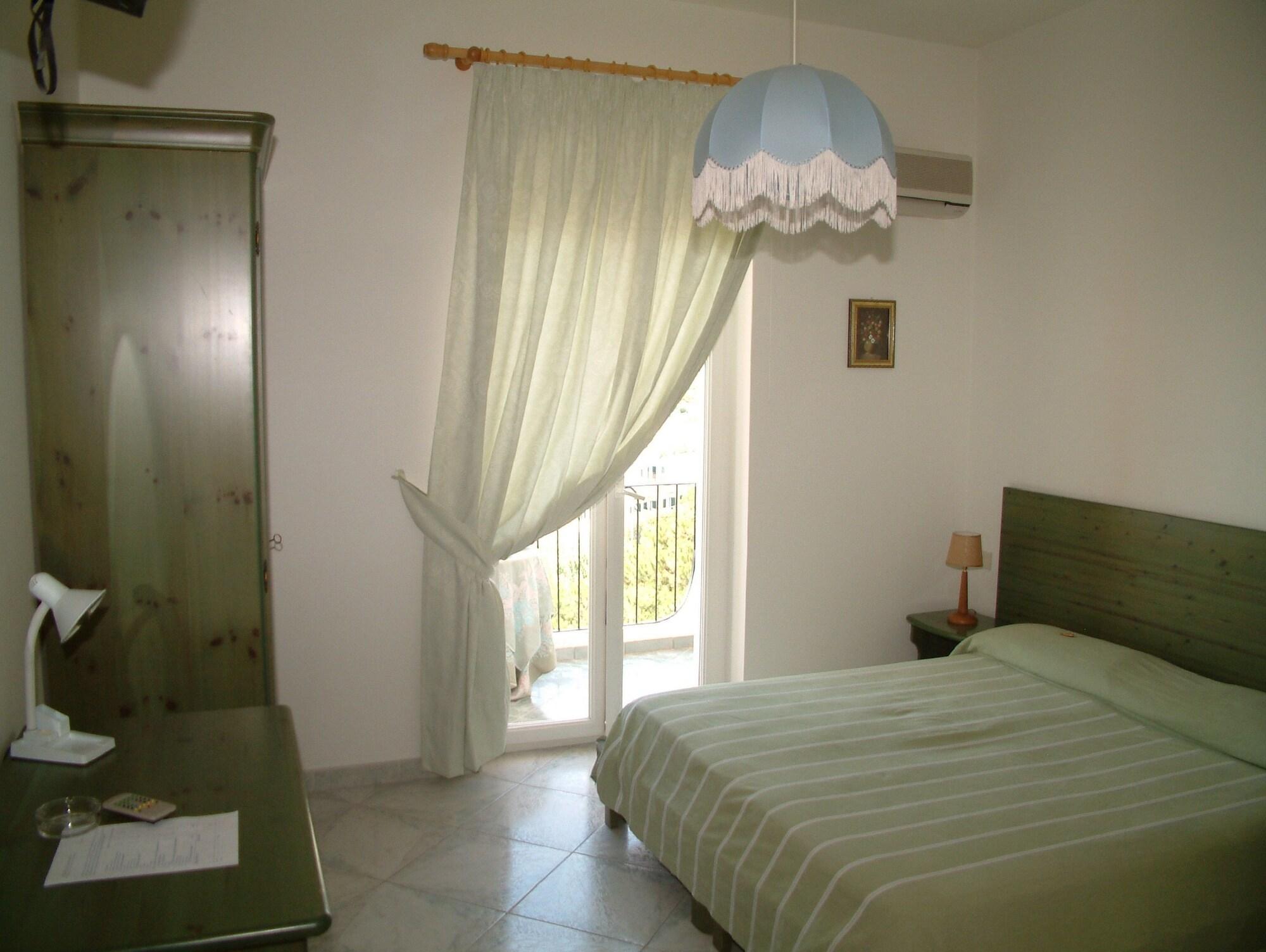 Hotel La Ginestra Forio  Exterior photo