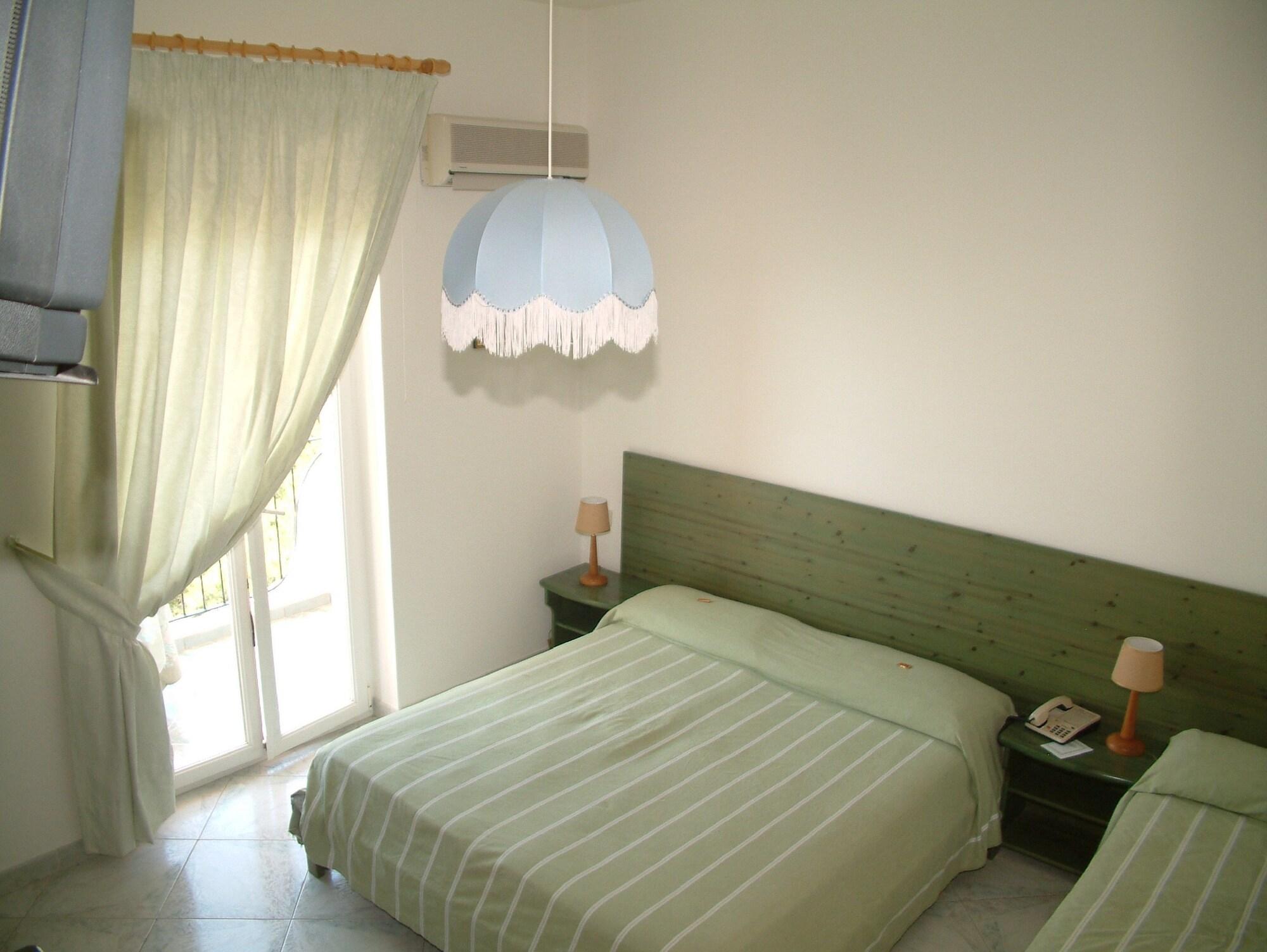 Hotel La Ginestra Forio  Exterior photo