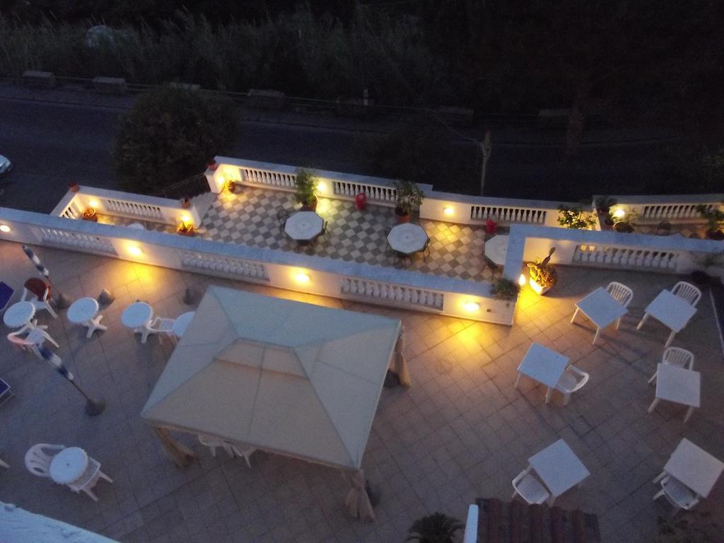 Hotel La Ginestra Forio  Exterior photo