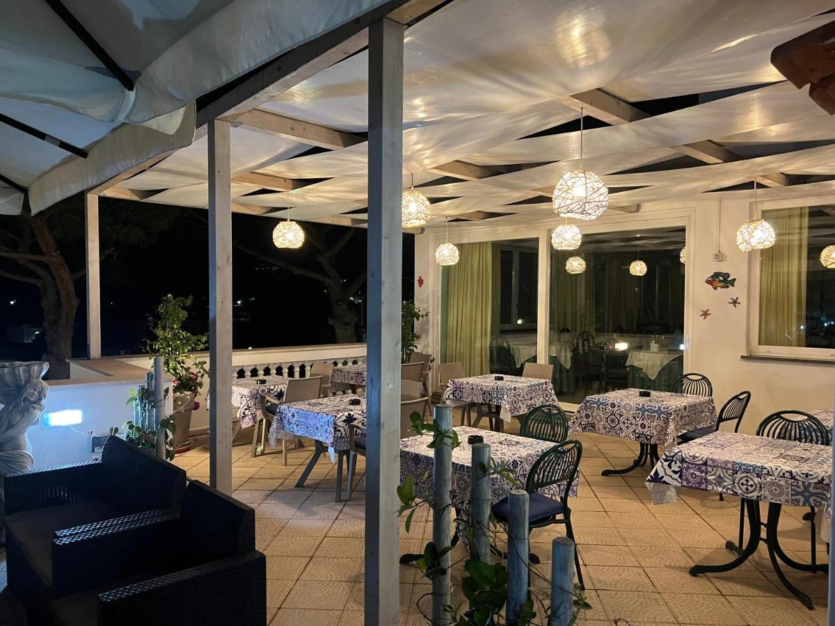 Hotel La Ginestra Forio  Exterior photo