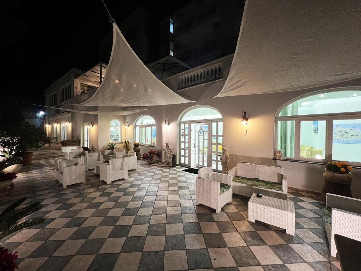 Hotel La Ginestra Forio  Exterior photo
