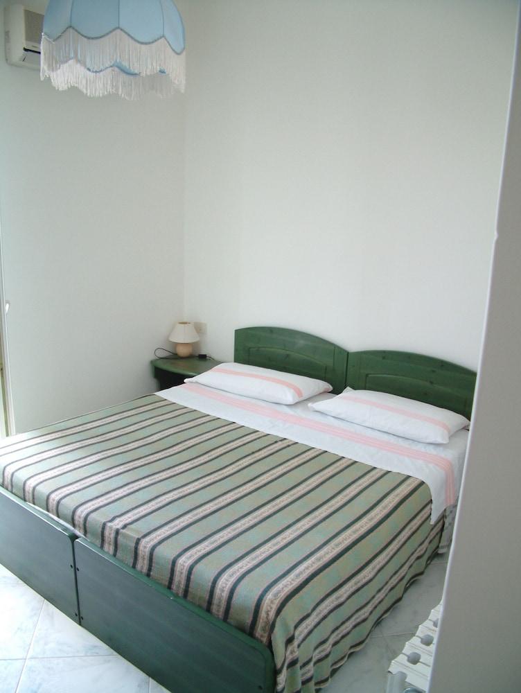Hotel La Ginestra Forio  Exterior photo