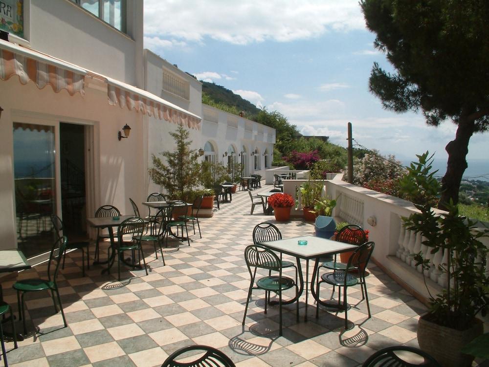 Hotel La Ginestra Forio  Exterior photo