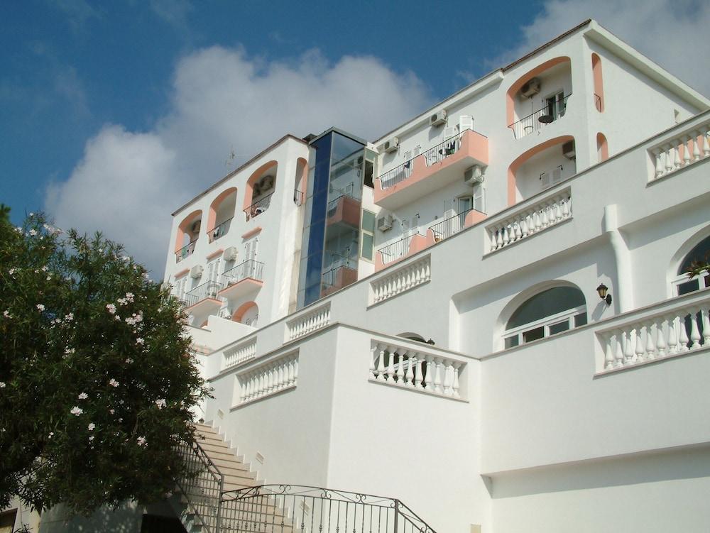Hotel La Ginestra Forio  Exterior photo